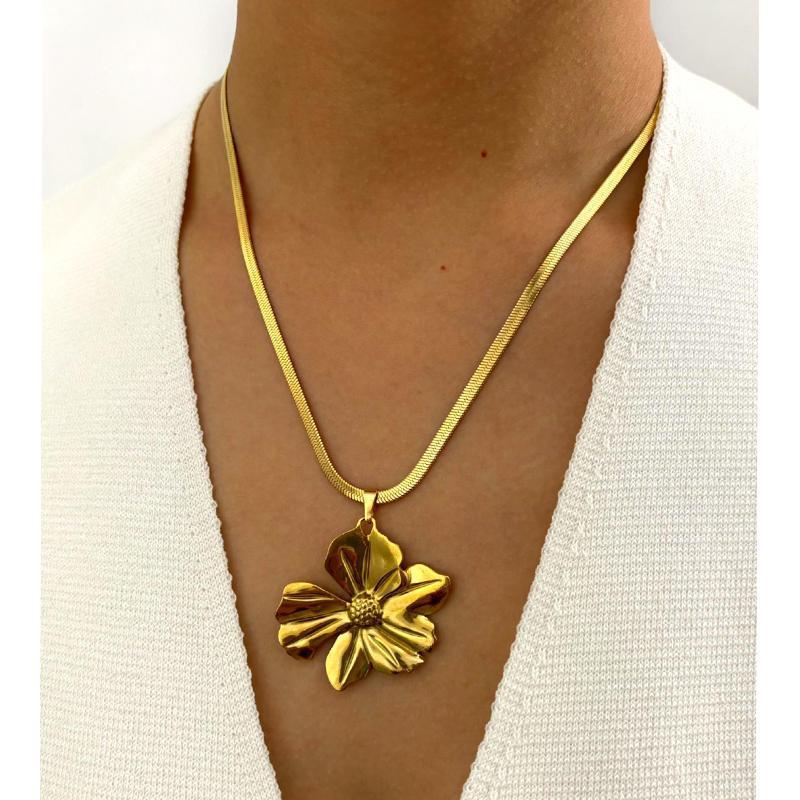 BEAUTIFUL NECKLACE GOLDEN FLOWER FOR WOMEN