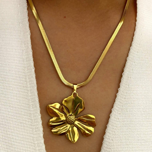 BEAUTIFUL NECKLACE GOLDEN FLOWER FOR WOMEN